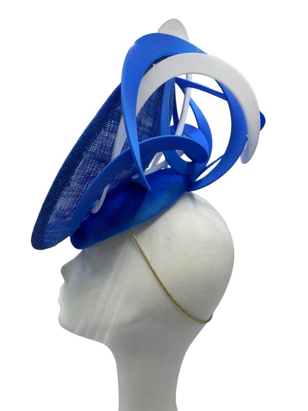 Stunning blue percher with pearl detail to the front and white and blue swirl detail to the back.
